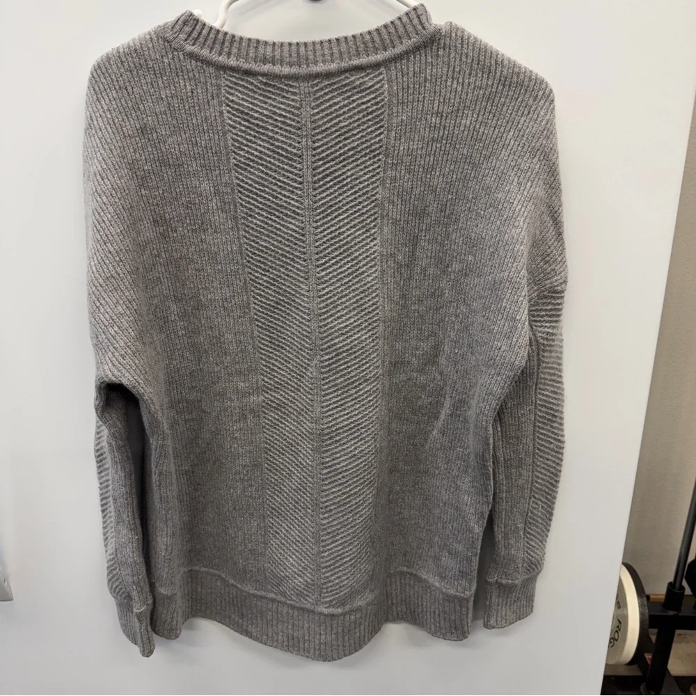 Athleta Wool Cashmere Sweater | Gray Textured Knit | Hi-Low Hem | XS - Picture 2 of 5